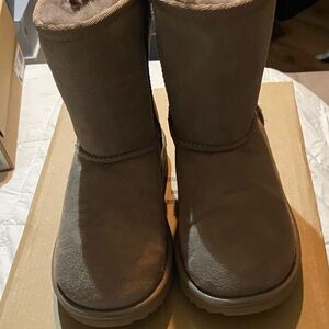 Ugg classic 2 metallic boots